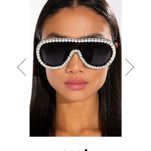 Stunning pearl studded sun glasses